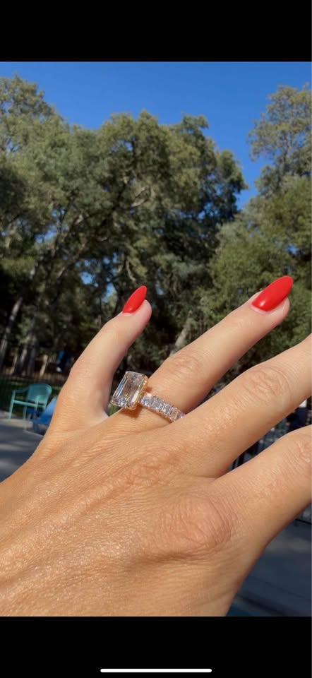 Show stopping 4.90 Carat Emerald Diamond Ring with 5 carat band in 18k yellow gold