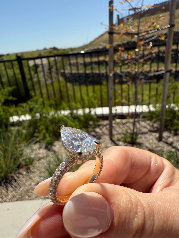 3.50 Pear Cut w/ Pavé Diamond Ring (E VVS2) - Lab Grown - IGI Certified