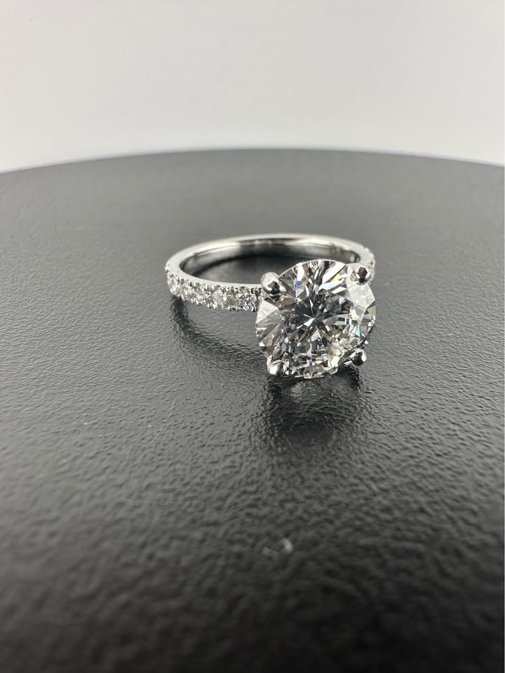 Brilliant 2.51 Round Diamond Ring (E VVS2) - Lab Grown - IGI Certified