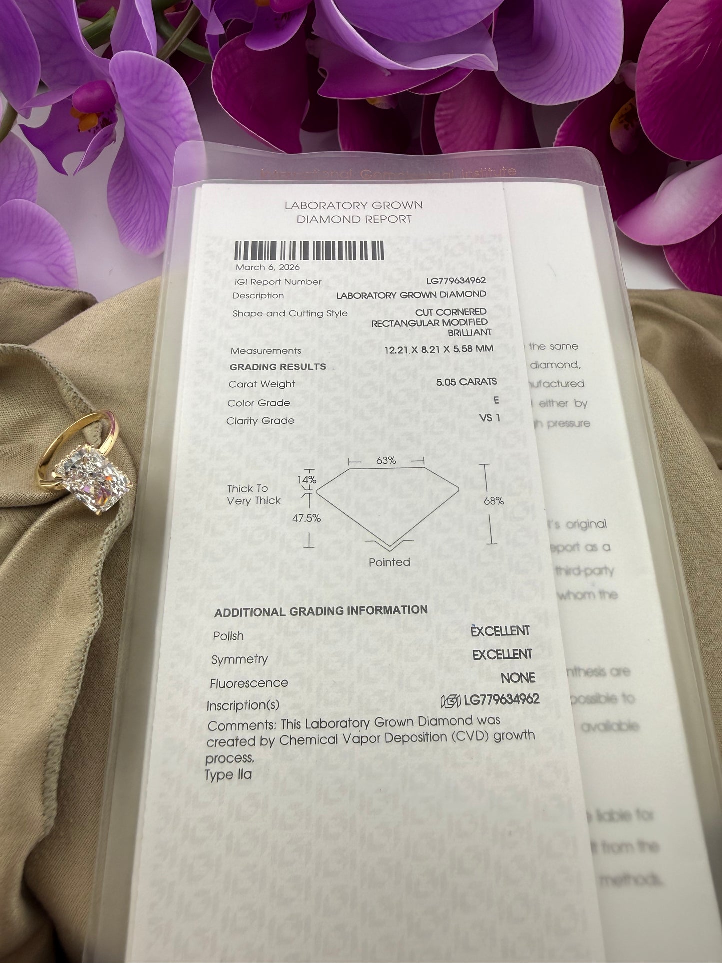 Luxurious 5.05 Radiant Solitaire Diamond Ring (E VS1) - IGI Certified