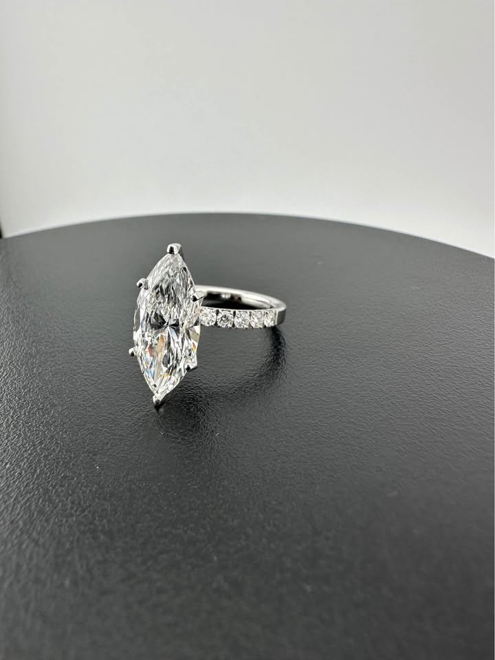 Luxurious 4.49 Marquise Diamond Ring - E VVS2 - IGI Certified - Lab Grown Real Diamond