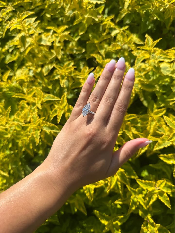 Luxurious 4.49 Marquise Diamond Ring - E VVS2 - IGI Certified - Lab Grown Real Diamond