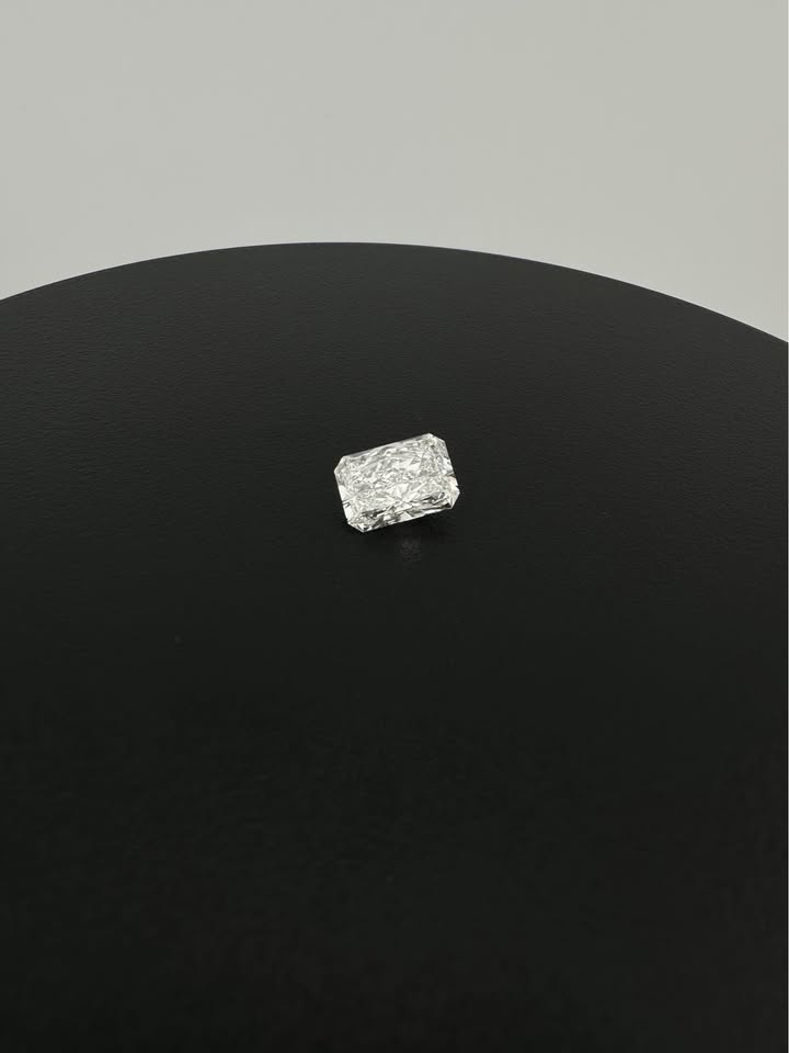 Exquisite 3.91 Radiant Loose Diamond (F VS1) - Lab Grown - IGI Certified