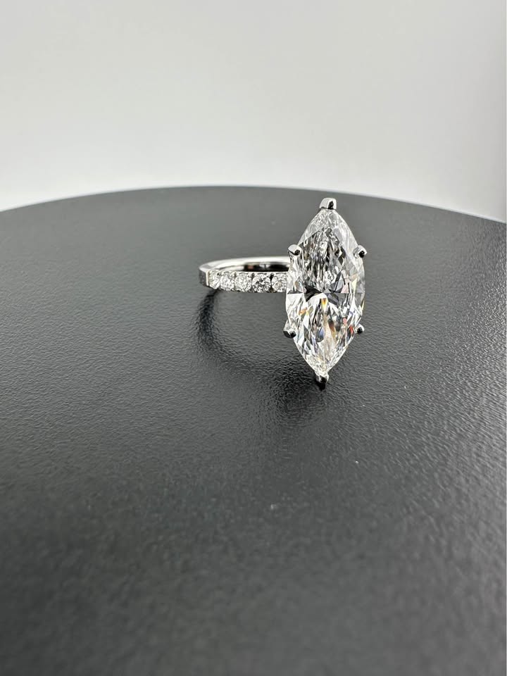 Luxurious 4.49 Marquise Diamond Ring - E VVS2 - IGI Certified - Lab Grown Real Diamond