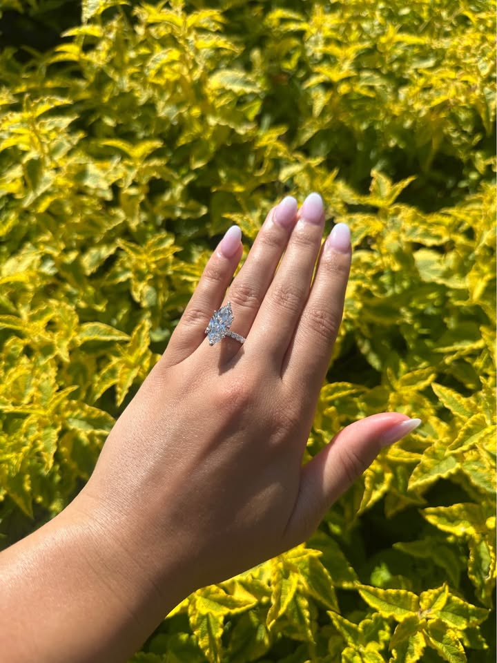 Luxurious 4.49 Marquise Diamond Ring - E VVS2 - IGI Certified - Lab Grown Real Diamond