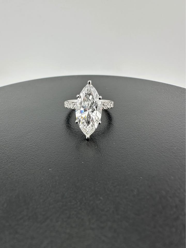 Luxurious 4.49 Marquise Diamond Ring - E VVS2 - IGI Certified - Lab Grown Real Diamond