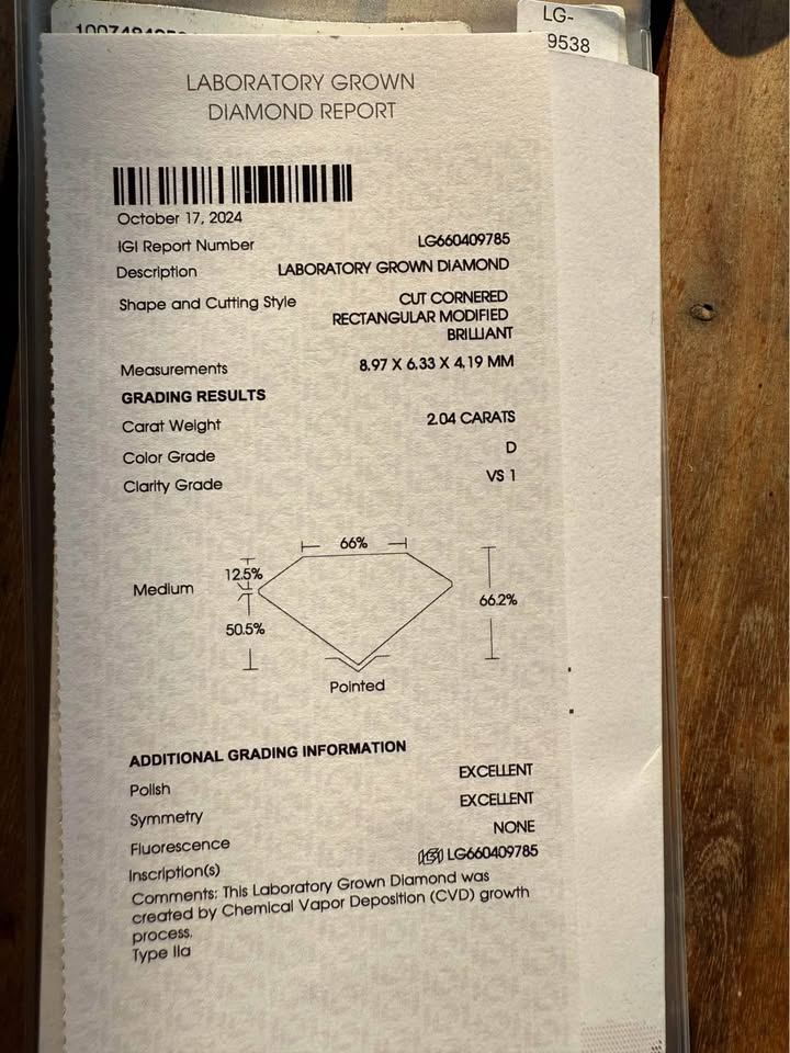 Luxury 2ct Radiant Lab-Grown Diamond Ring | D VS1 | 14k White Gold