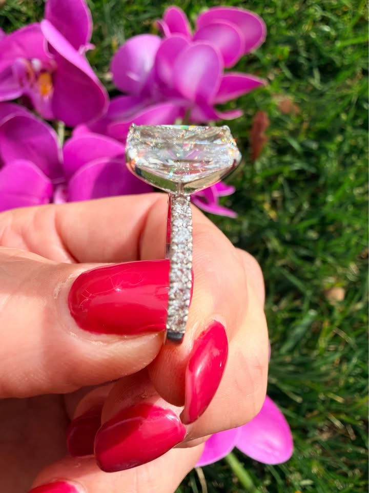 Stunning 3.81 Radiant Diamond (E SI1) – Lab Grown – IGI Certified