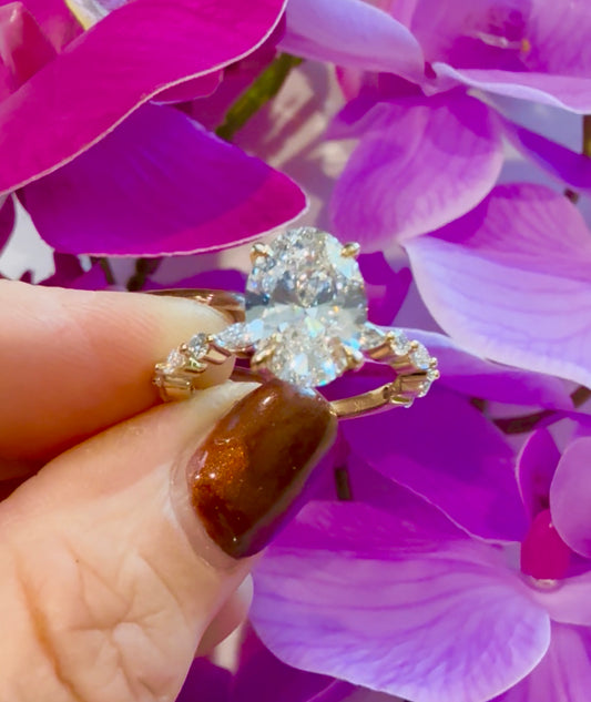 3.03 Carat Oval Diamond Ring, E VS1. Set On .80 Ct Oval/Round, .10 Ct Hidden Halo 14K Yellow Gold Band