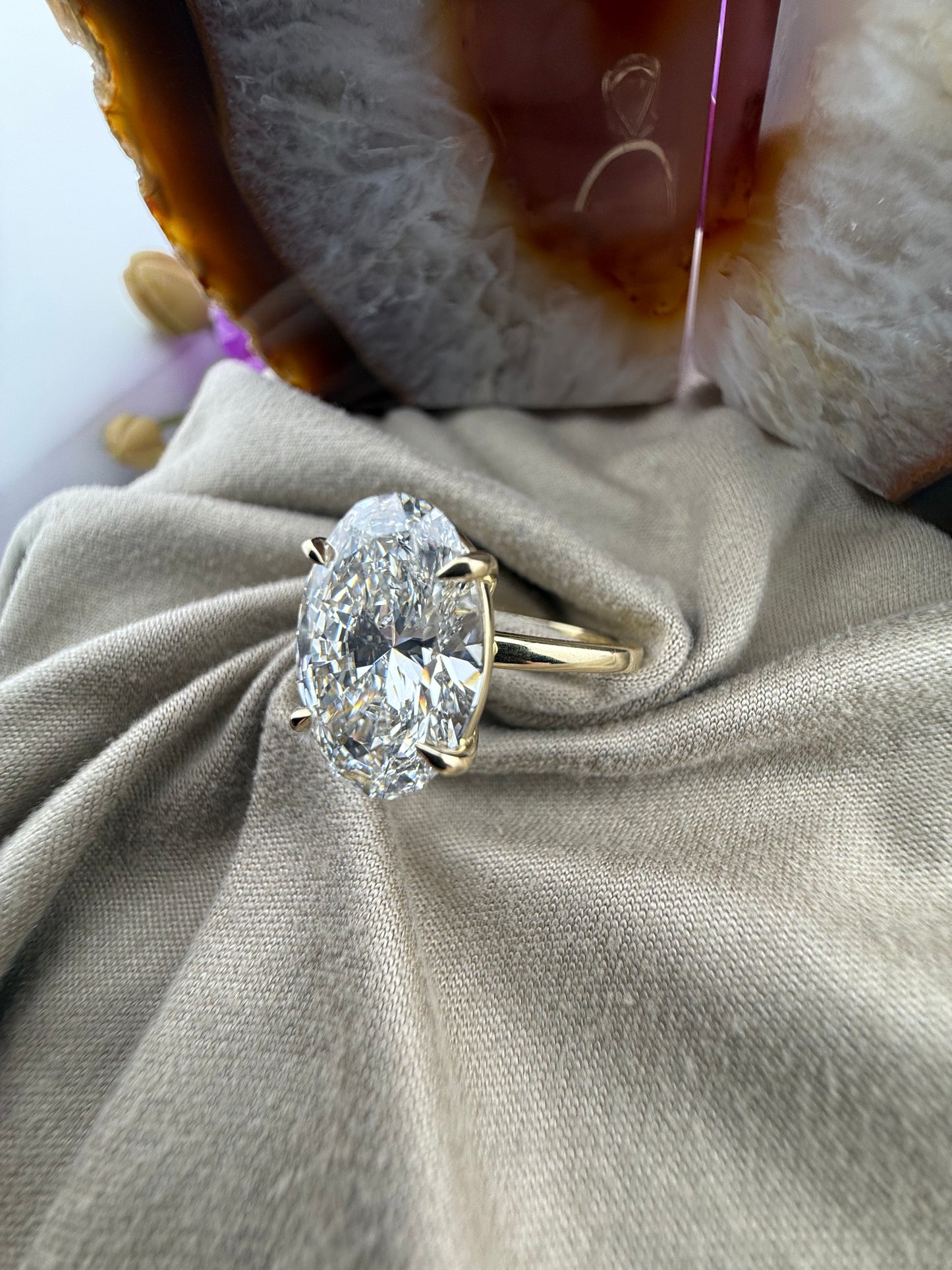 Breathtaking 5.53 Oval Diamond Ring w/ Solitaire Setting (E VS1) - Lab Grown - IGI Certified