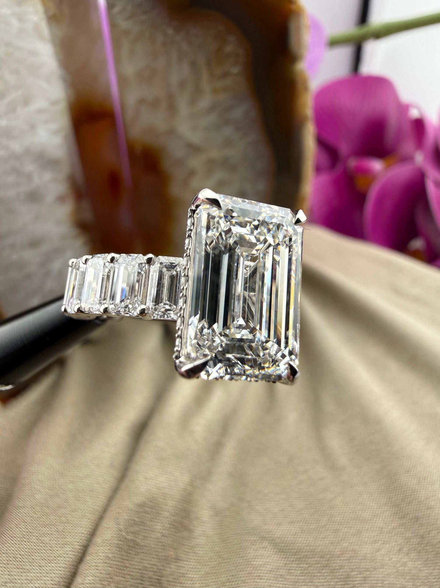 Sophisticated 6.09 Emerald Diamond Ring w/ Custom Setting (E VS1) - Lab Grown - IGI Certified