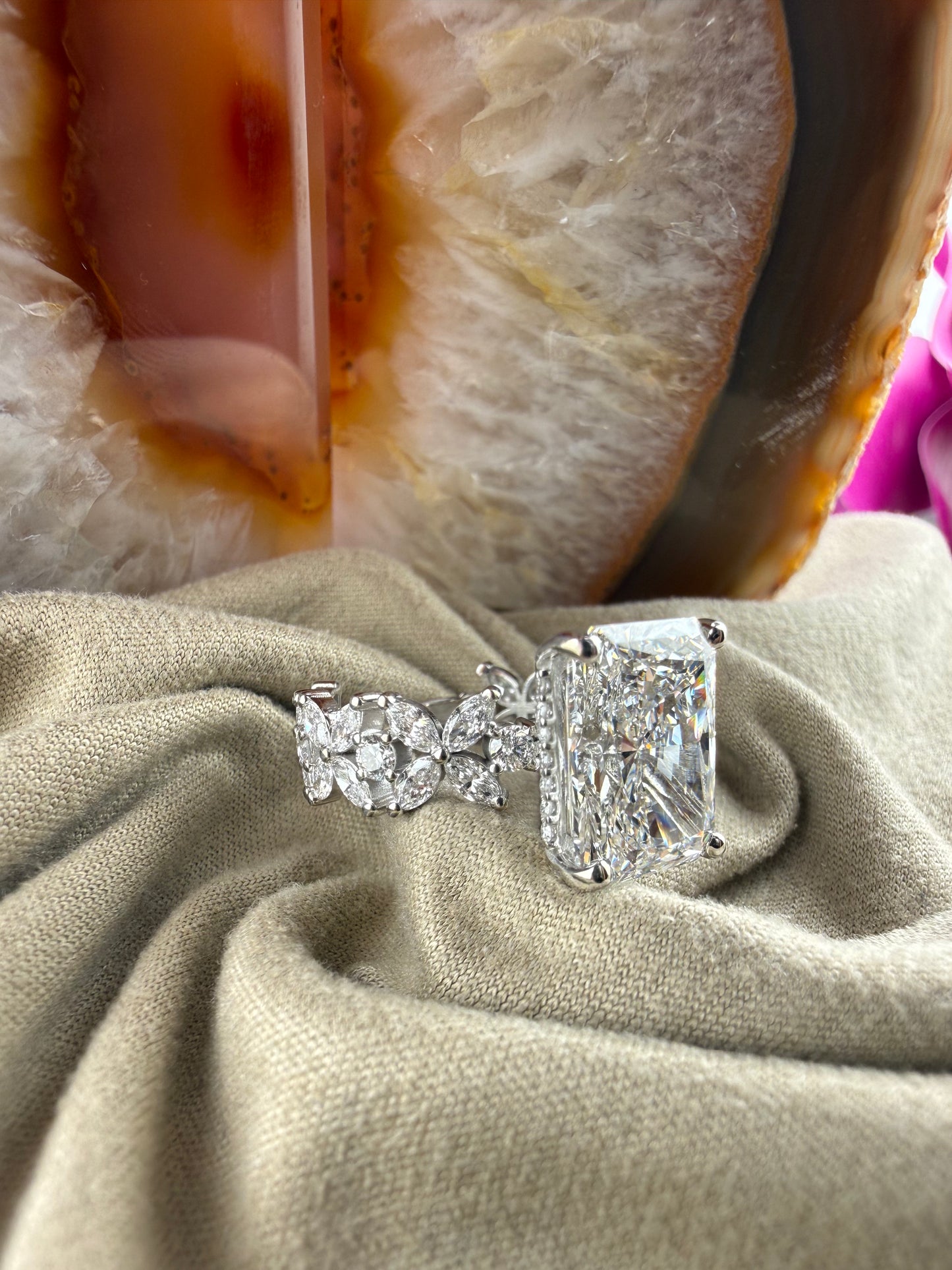 Striking 5.10 Radiant Diamond Ring w/ Marquis Floral Diamond Band (E VS1) - Lab Grown - IGI Certified