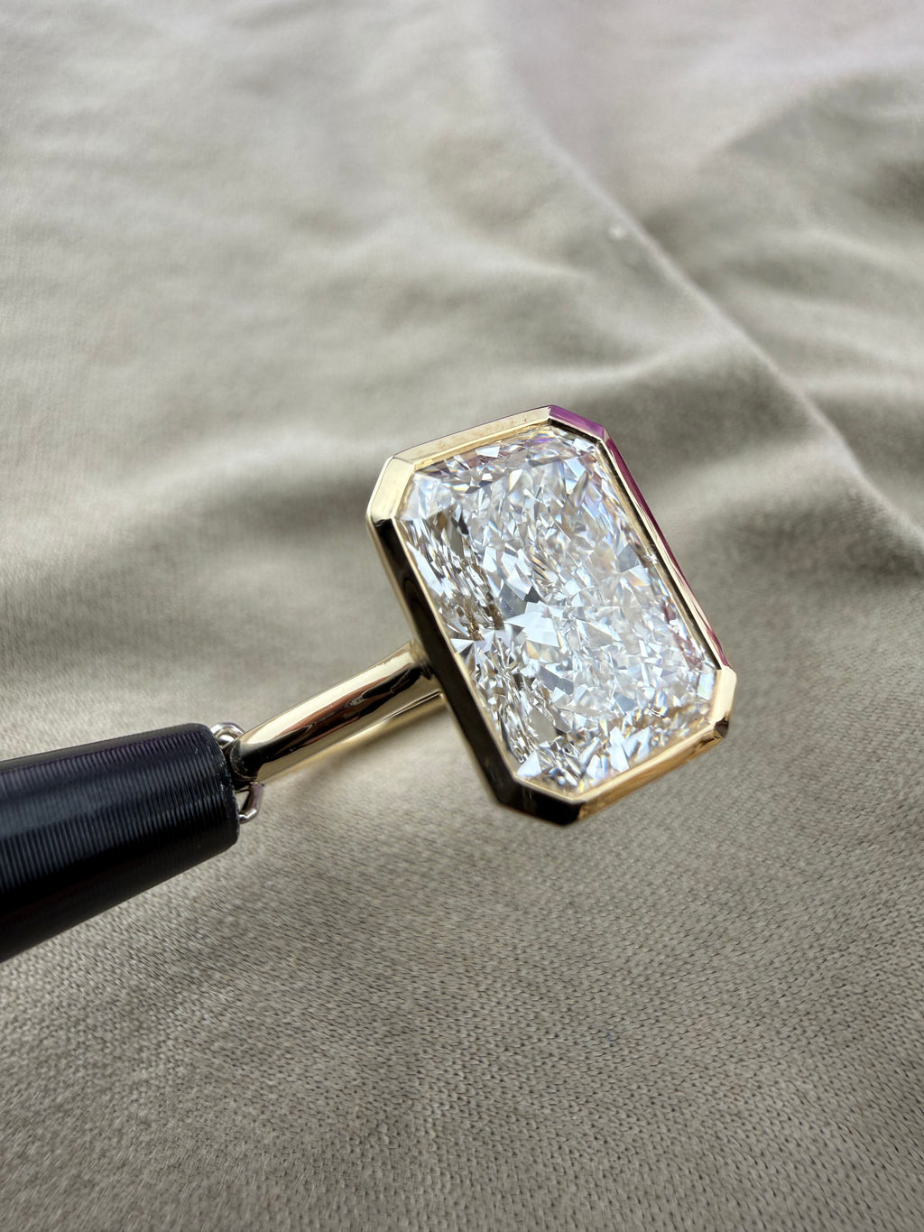 Bold 4.02 Radiant Diamond Ring w/ Solitaire Setting (F VS1) - Lab Grown - IGI Certified
