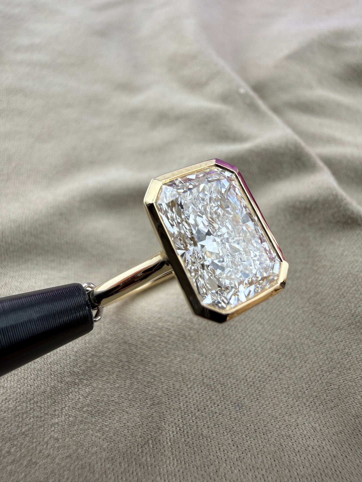 Bold 4.02 Radiant Diamond Ring w/ Solitaire Setting (F VS1) - Lab Grown - IGI Certified
