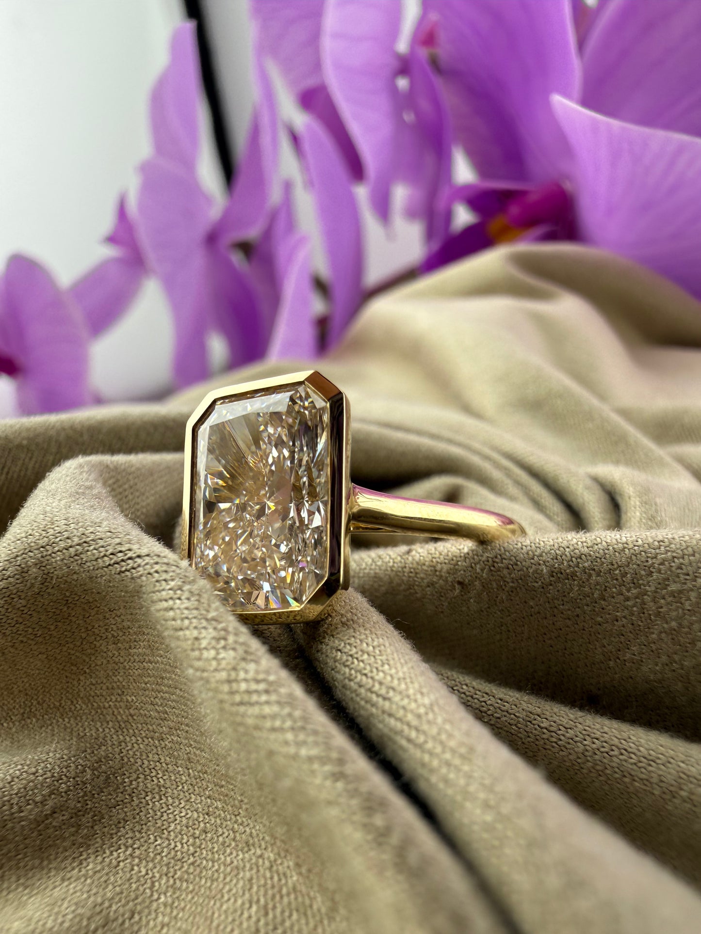 Bold 4.02 Radiant Diamond Ring w/ Solitaire Setting (F VS1) - Lab Grown - IGI Certified