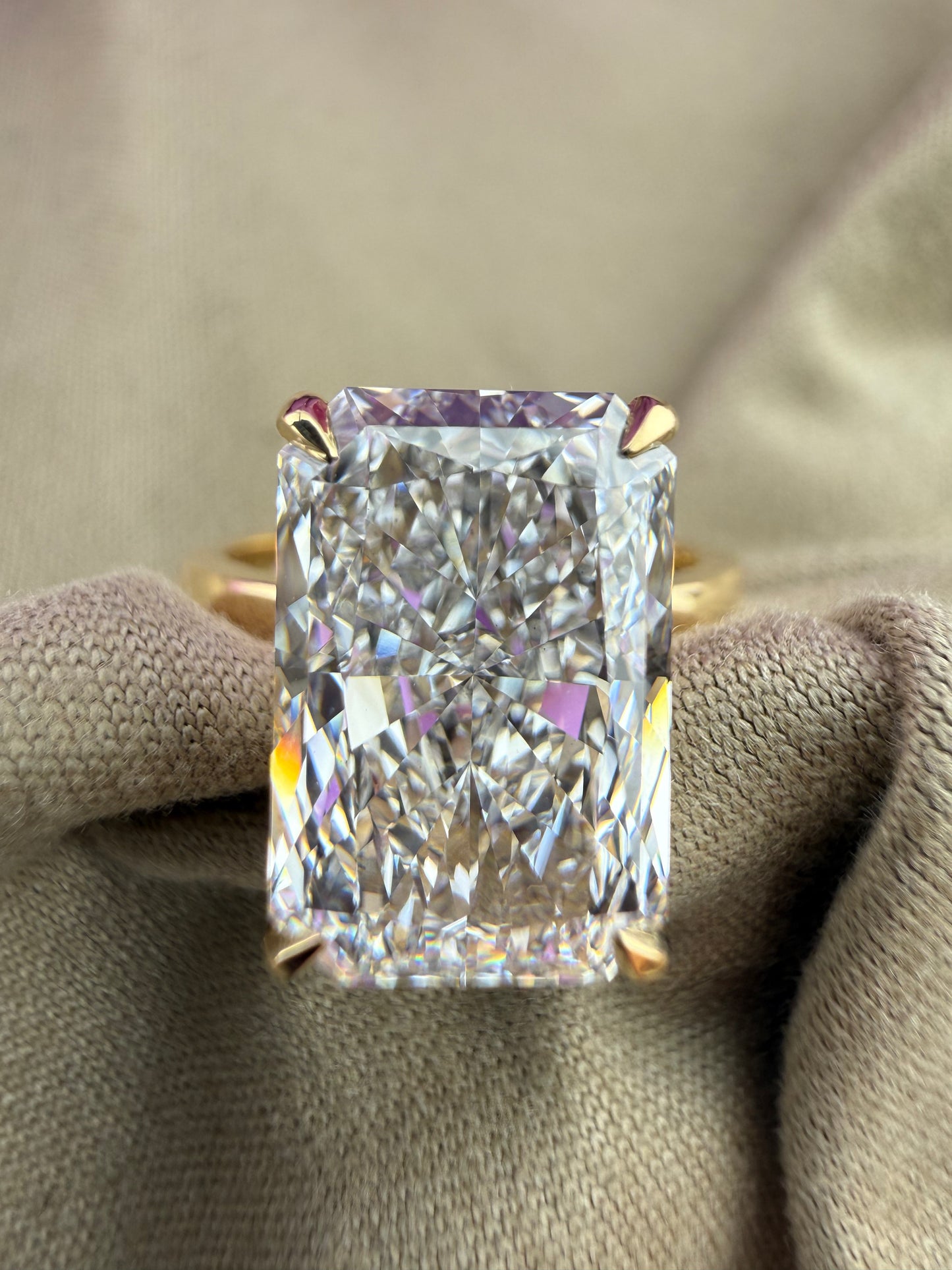 Luxurious 5.05 Radiant Solitaire Diamond Ring (E VS1) - IGI Certified