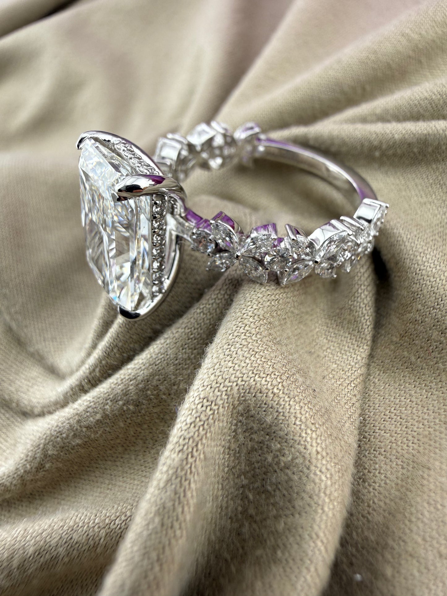 Striking 5.07 Radiant Diamond Ring w/ Marquis Diamond Band (E VS1) - IGI Certified