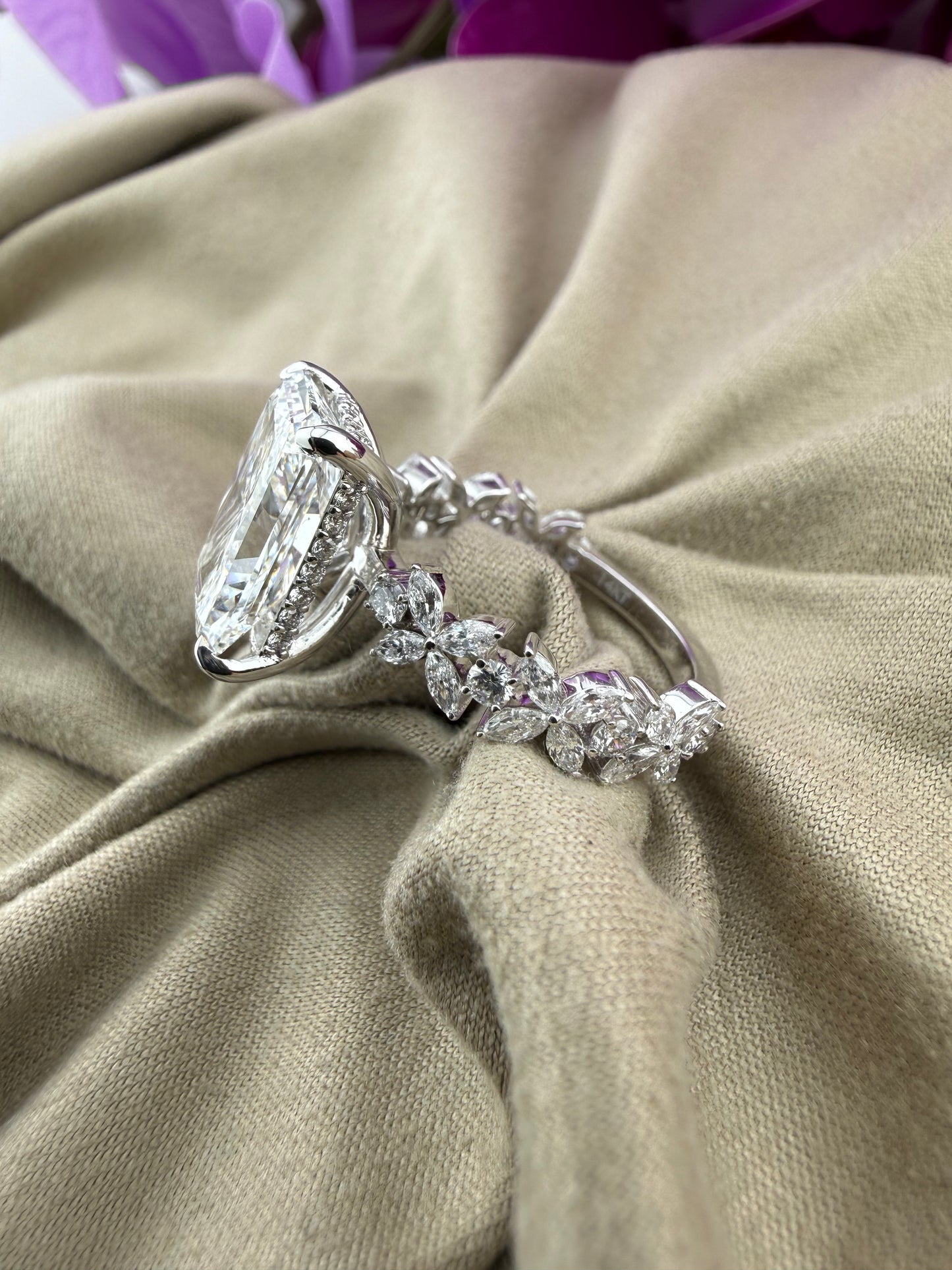 Striking 5.07 Radiant Diamond Ring w/ Marquis Diamond Band (E VS1) - IGI Certified