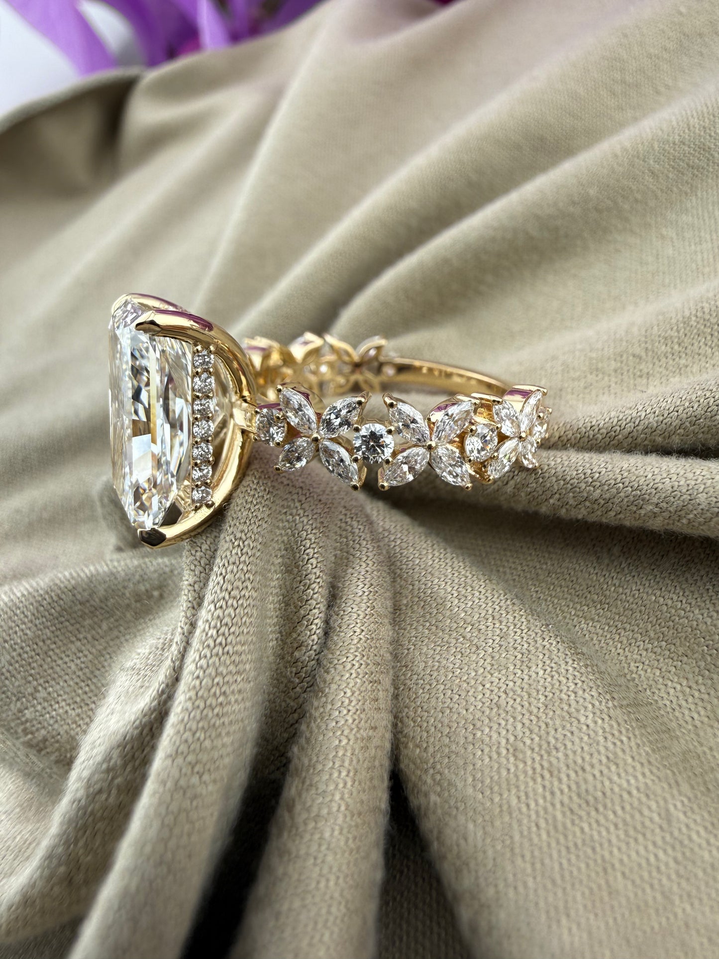 Elegant 5.09 Radiant Diamond Ring w/ Marquis Diamond Band (E VS1) - IGI Certified