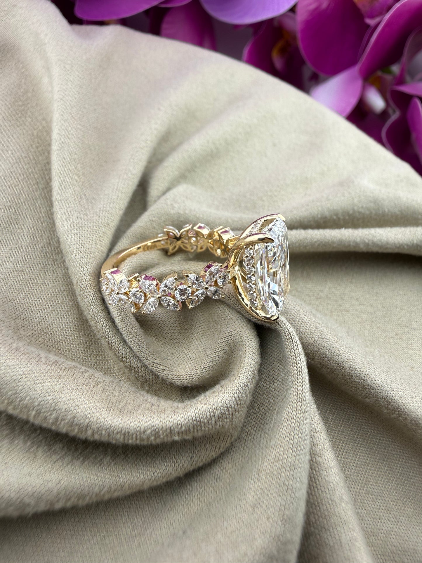 Elegant 5.09 Radiant Diamond Ring w/ Marquis Diamond Band (E VS1) - IGI Certified