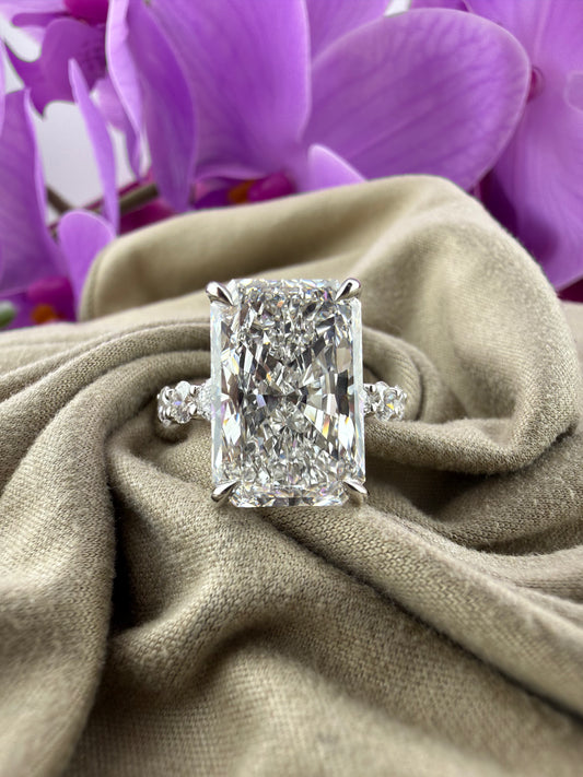 9.02 Radiant Diamond Ring w/ Hidden Halo & 2ct Diamond Band (E VVS2) - IGI Certified