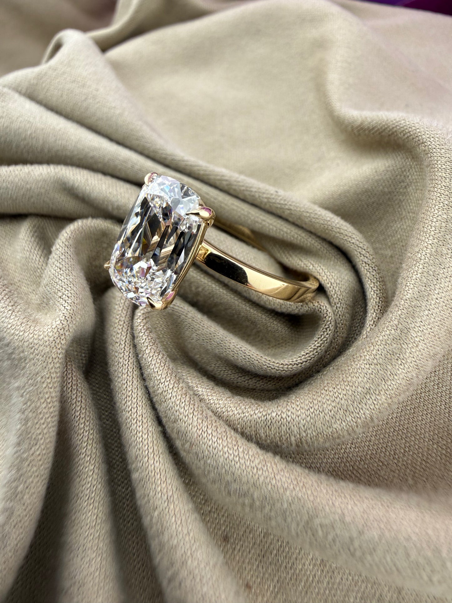 3.03 Old Mine Cushion Diamond Ring w/ Solitaire Setting (E VS1) - IGI Certified