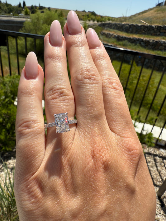 2.76 Radiant Diamond Ring - E - VS1 IGI Certified