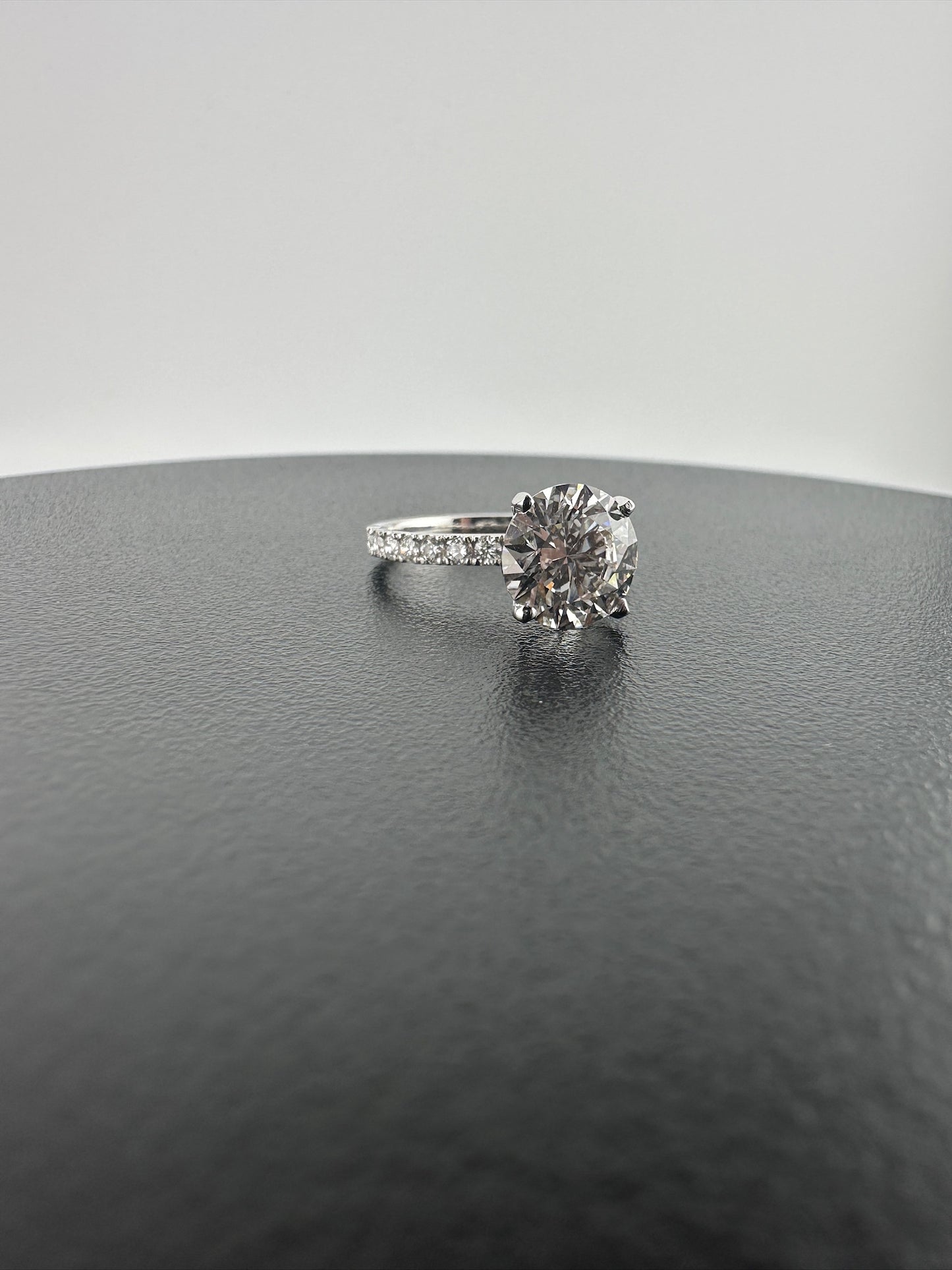 Stunning 2.60 Round Diamond Ring - Lab Grown - IGI Verified