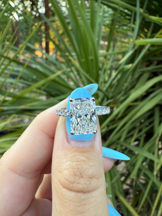 3 Carat Radiant D Vs1 size 7