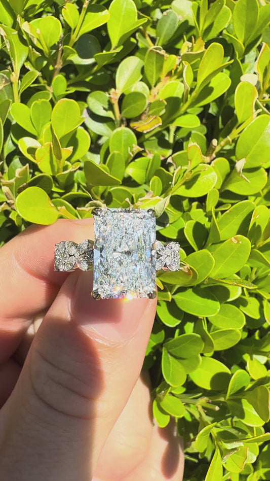 Striking 5.07 Radiant Diamond Ring w/ Marquis Diamond Band (E VS1) - IGI Certified