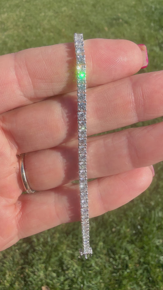 Beautiful 5 Carat Diamond Tennis Bracelet