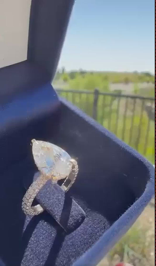 3.50 Pear Cut w/ Pavé Diamond Ring (E VVS2) - Lab Grown - IGI Certified