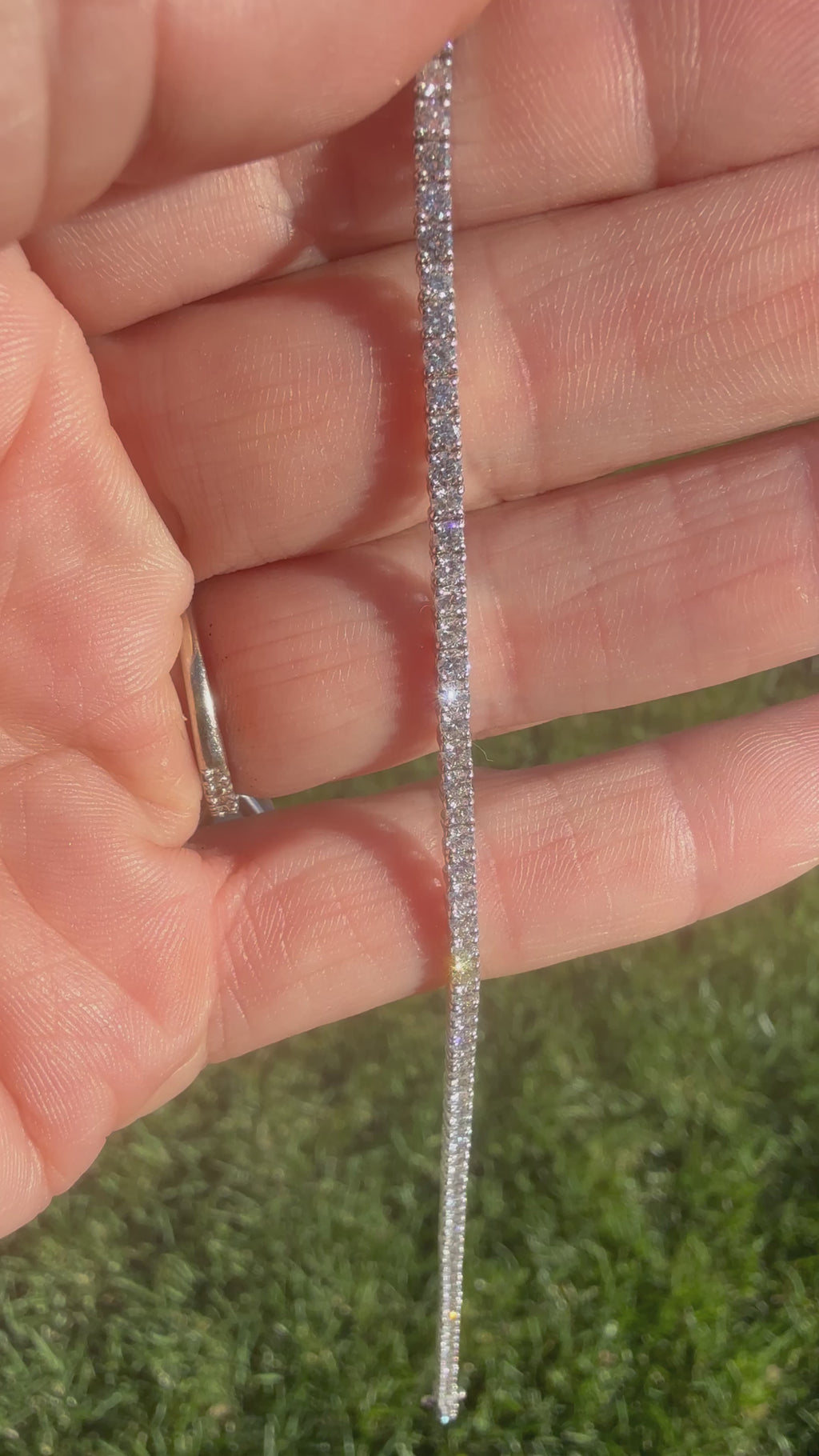 Stunning 2.82 Carat Rel Diamond Tennis Bracelet