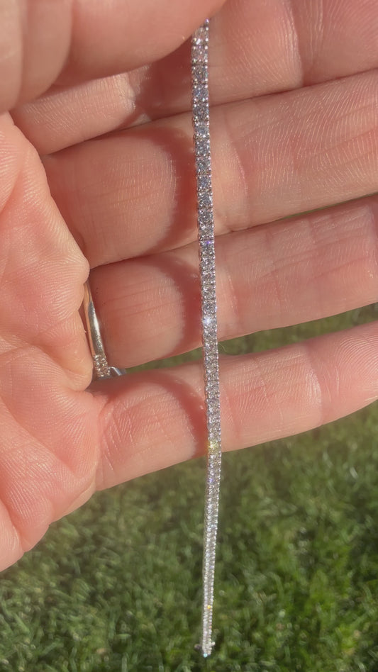 Stunning 2.82 Carat Rel Diamond Tennis Bracelet